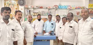 గడి స్థలాలు కాపాడాలి, విఎల్టీలు రద్దు చేయించాలని కోరుతూ బిజేపి కౌన్సిలర్లతో సంతకాల సేకరణ
