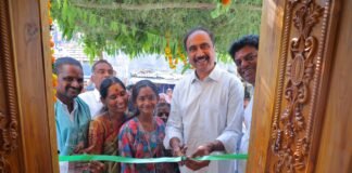 ఇందిరమ్మ ఇండ్ల గృహ ప్రవేశంలో పాల్గొన్న ఎమ్మెల్యే డా సంజయ్ కుమార్