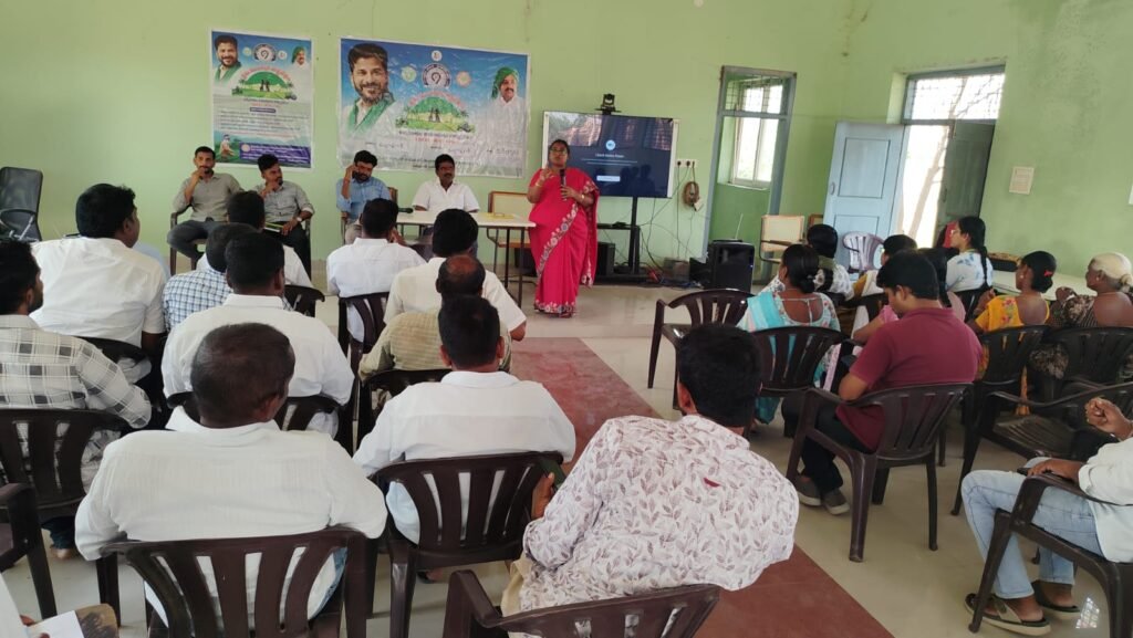 రైతుల సందేహనివృత్తి కోసమే..రైతు ముంగిట్లో శాస్త్రవేత్తలు