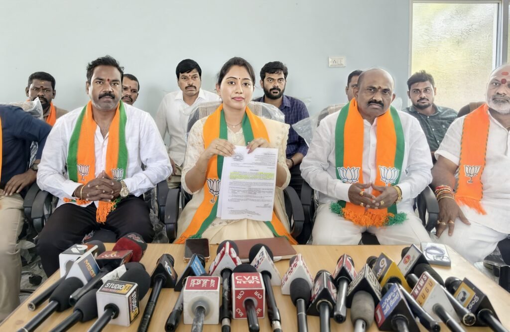 విద్యార్థుల భవిష్యత్ తో చెలగాటం తగదు.