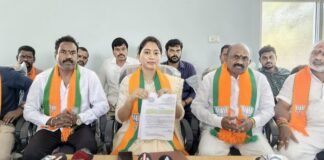 విద్యార్థుల భవిష్యత్ తో చెలగాటం తగదు.