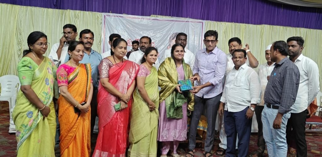 అత్యధిక మార్కులు సాధించిన విద్యార్థులకు ఎమ్మెల్యే కల్వకుంట్ల సంజయ్ ఘన సన్మానం