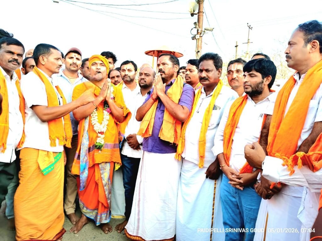 అంజన్న కృపతో భక్తుల సందోహంలో ఘనంగా 40వ గిరిప్రదక్షిణ