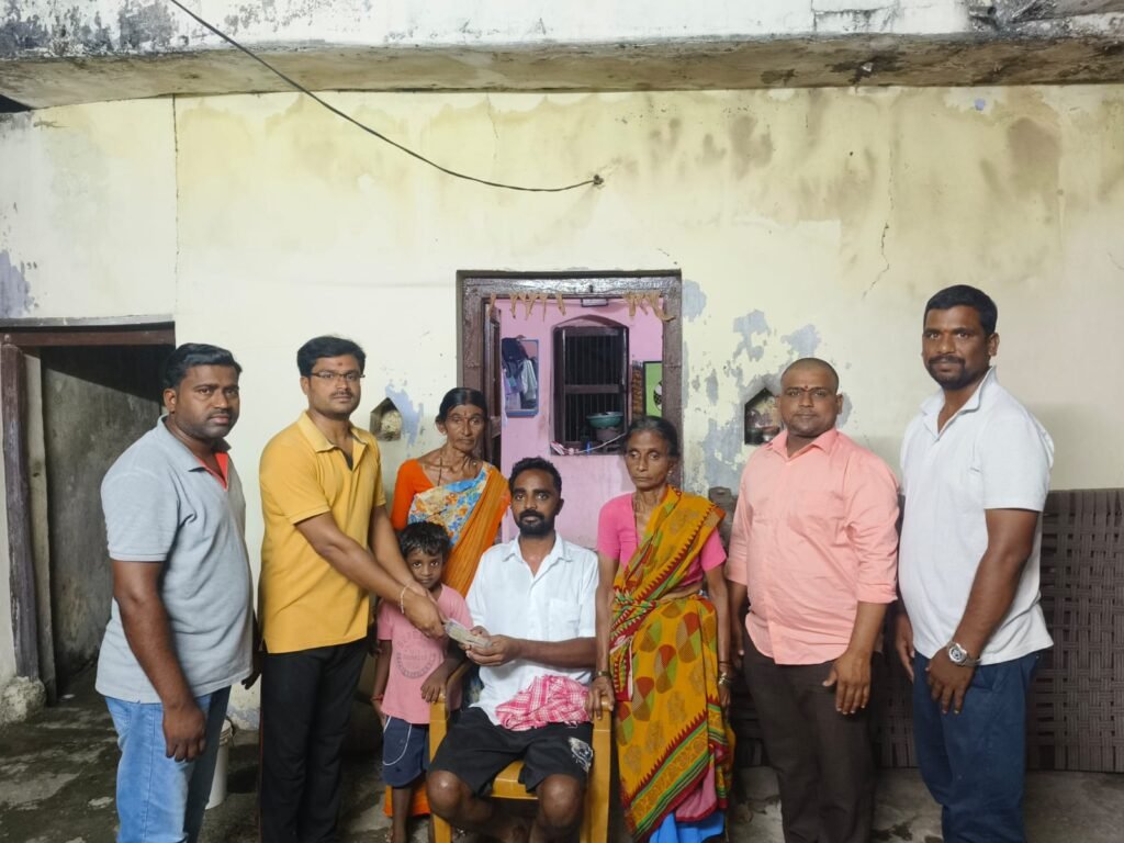 ఆర్థిక సహాయం అందజేసిన భరోసా స్వచ్ఛంద సేవా సంస్థ,