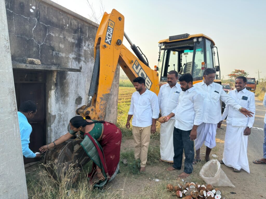నూతన పైప్ లైన్ నిర్మాణానికి భూమి పూజ