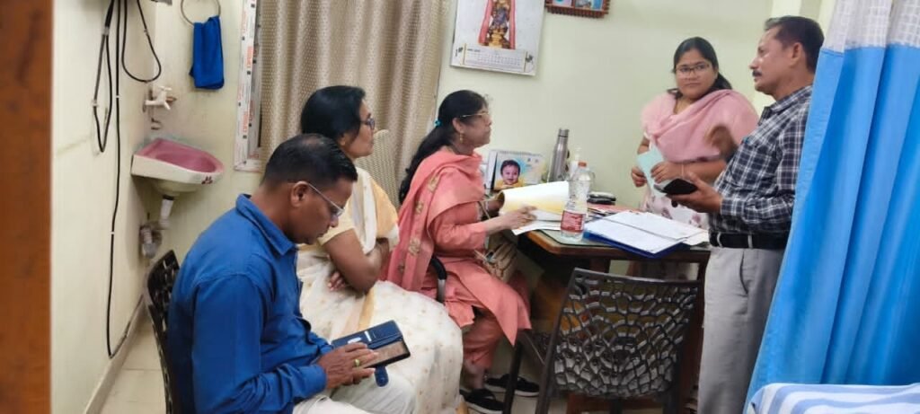 పలు ప్రైవేట్ ఆసుపత్రులను ఆకస్మికంగా తనిఖీ చేసిన జిల్లా వైద్యాధికారి డా జి సుజాత