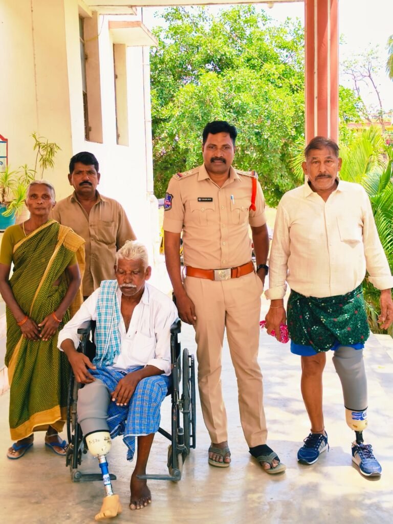 పలువురికి కృత్రిమ కాలు అందజేత