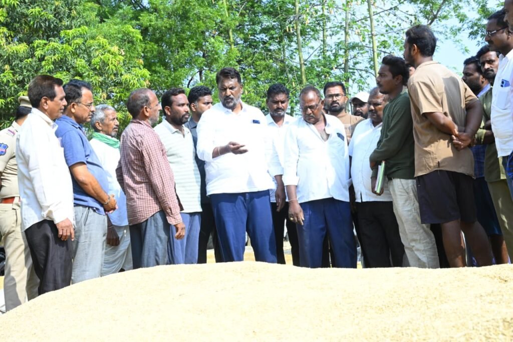 కేంద్ర ప్రభుత్వ తీరుతో ధాన్యం కొనుగోలు ఆలస్యం..