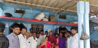 ఉత్తమ విద్యార్థికి గౌడ సంఘం ఆధ్వర్యంలో సన్మానం