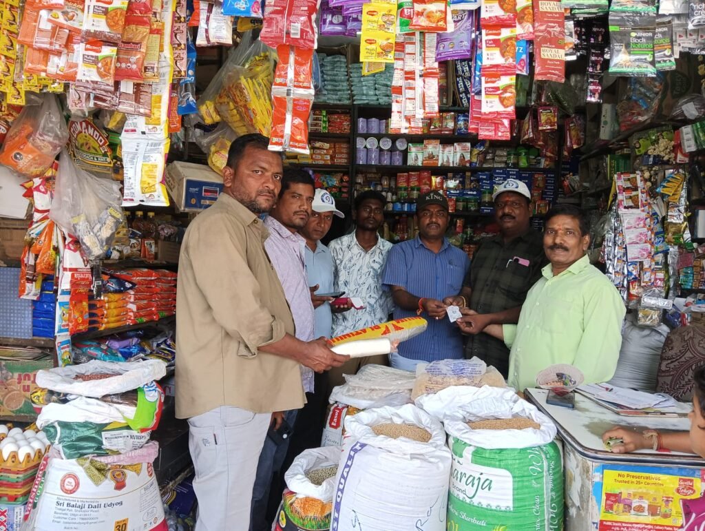 సింగిల్ యూజ్ ప్లాస్టిక్ వాడితే కఠిన చర్యలు: మున్సిపల్ కమిషనర్ శ్రీనివాసరావు