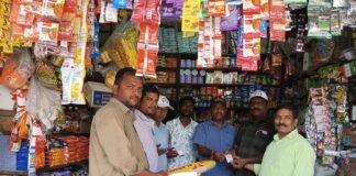 సింగిల్ యూజ్ ప్లాస్టిక్ వాడితే కఠిన చర్యలు: మున్సిపల్ కమిషనర్ శ్రీనివాసరావు