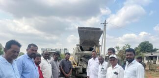 బుగ్గారం మండల కేంద్రంలో సీసీ రోడ్డు పనులకు శ్రీకారం…