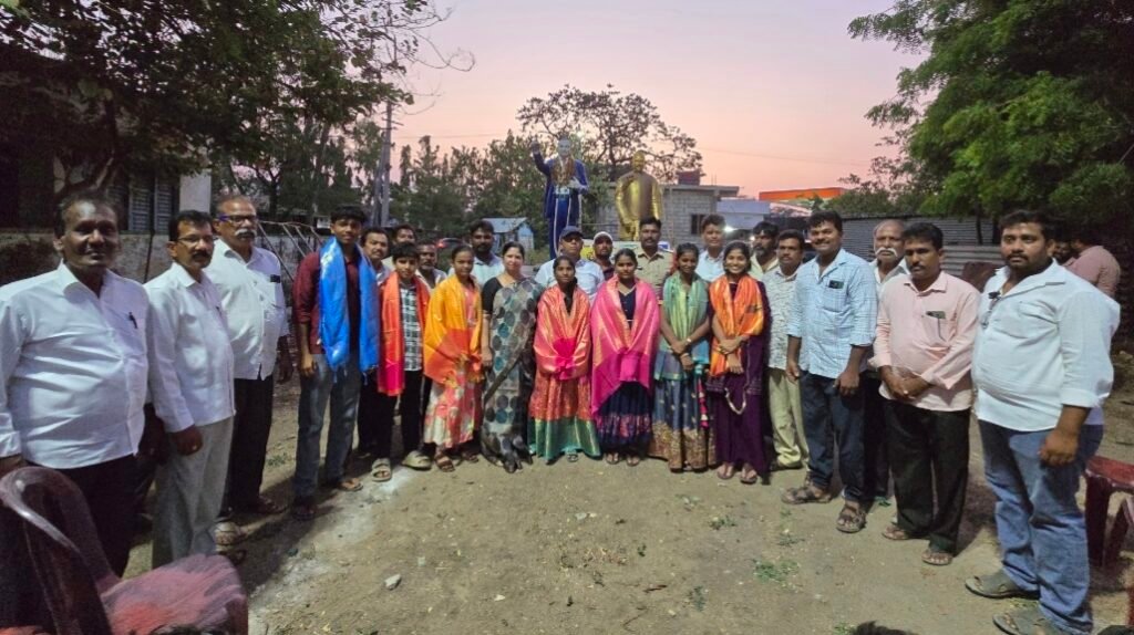 విద్యతోనే ఉన్నత భవిష్యత్తు :వైరా మున్సిపల్ చైర్ పర్సన్ డాక్టర్ కాపా చంద్రకళ మురళీకృష్ణ