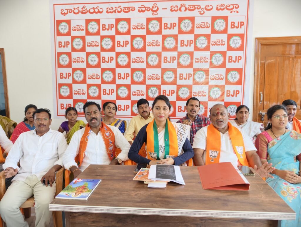 స్వార్థ రాజకీయాలు చేయడం మానుకోవాలి
