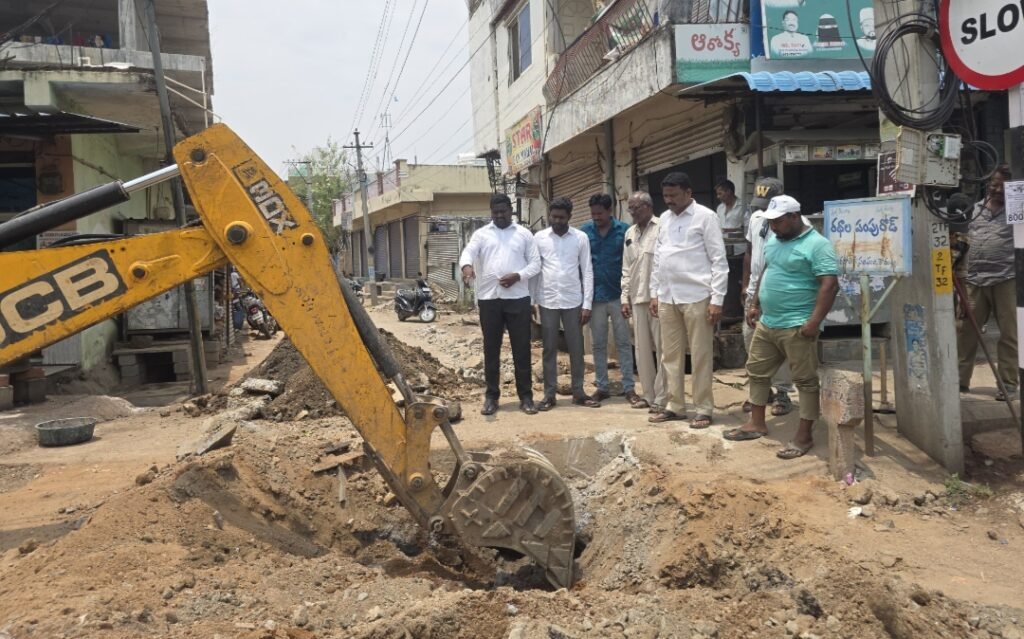16వ వార్డులో నూతన పైప్‌లైన్ పనులు ప్రారంభం