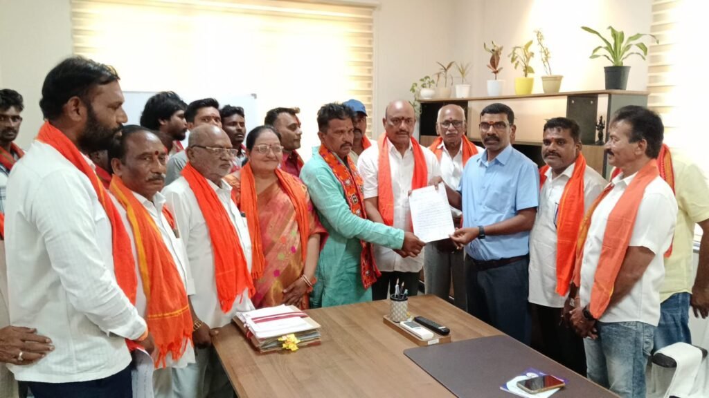 ప్రభుత్వ భూములు రక్షించి కేంద్రీయ విశ్వవిద్యాలయం ఏర్పాటుకు కృషి చేయాలి