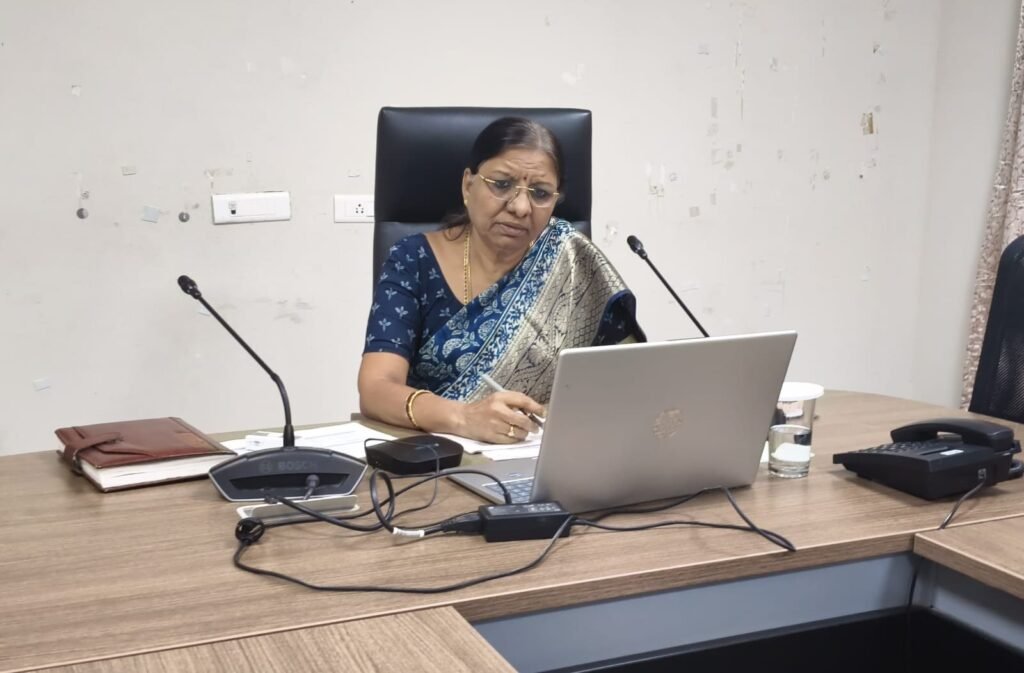 వరి ధాన్యం కొనుగోళ్లను యుద్ధ ప్రాతిపదికన పూర్తి చేయాలి