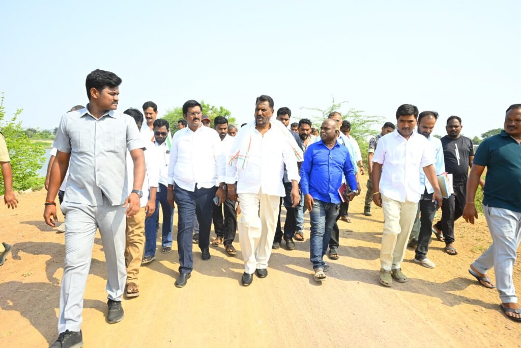 నియోజకవర్గంలోని సాగునీటి ప్రాజెక్టులు పూర్తిచేస్తా