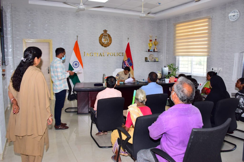 గ్రీవెన్స్ డేలో ప్రజా సమస్యలపై ఎస్పీ ప్రత్యేక దృష్టి