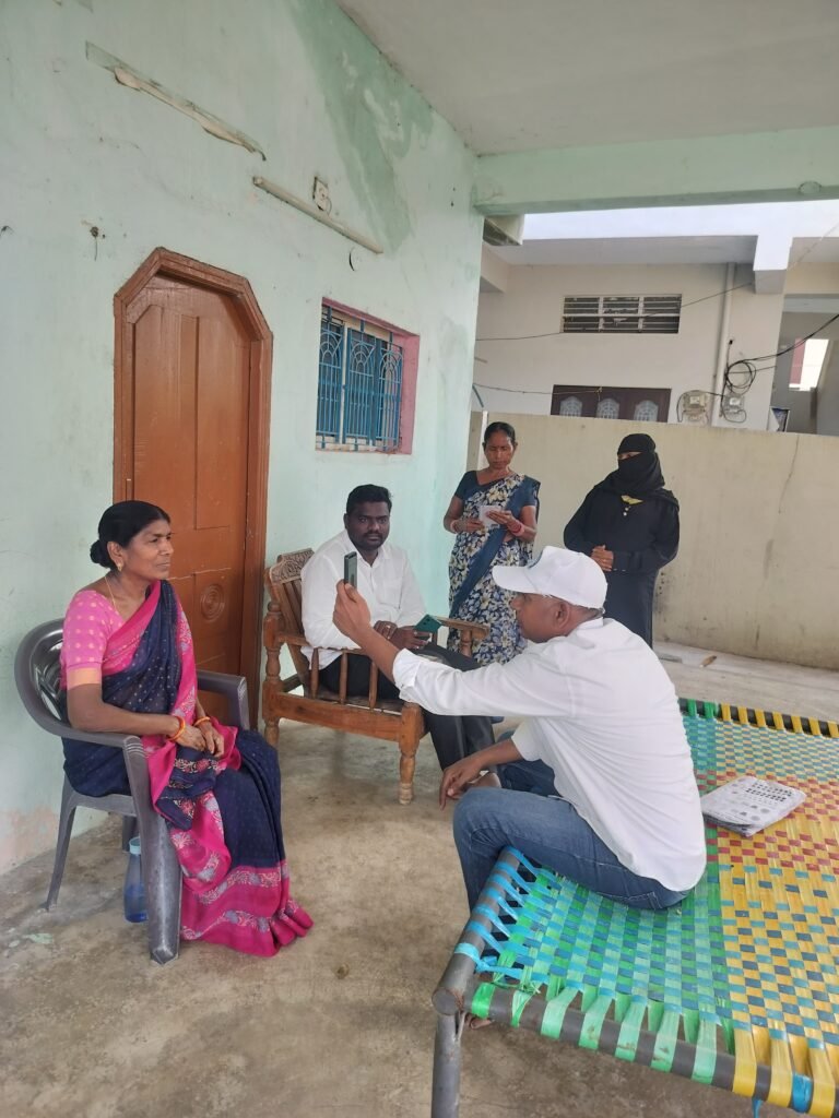 పెన్షన్ దారులు లైవ్ అథెంటికేషన్ పూర్తి చేసుకోవాలి: కౌన్సిలర్ పొట్ట సురేందర్