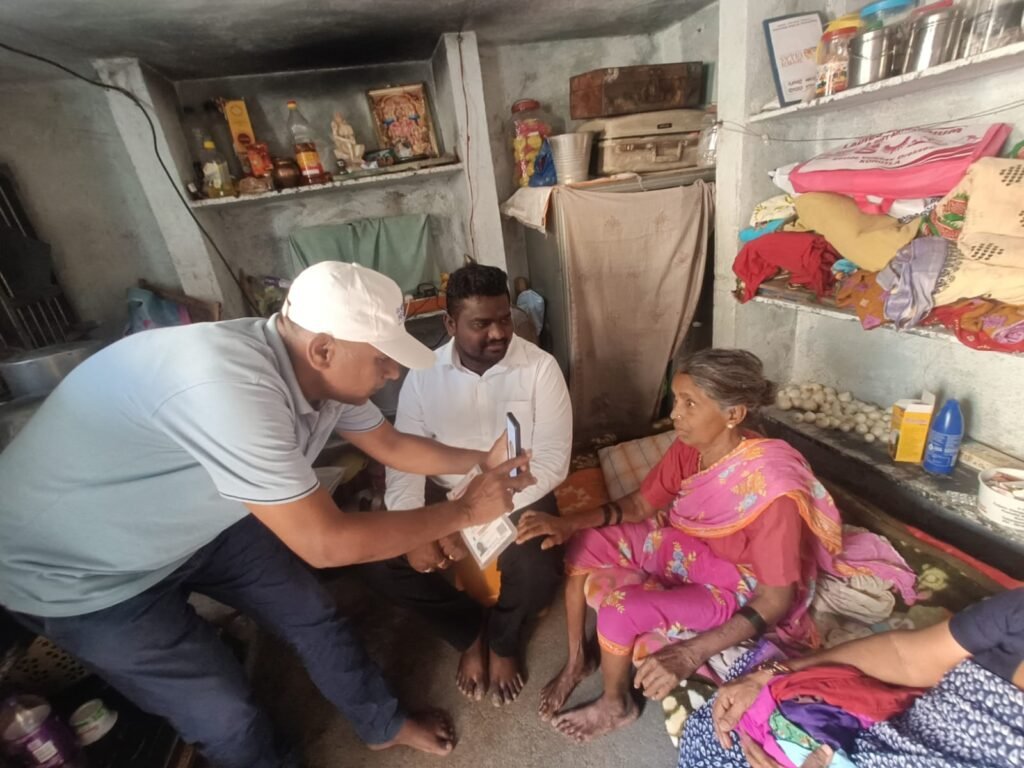 కోరుట్ల16వ వార్డులో లబ్ధిదారుల ఇళ్ల వద్దే ‘చేయూత’ లైవ్ ఆథెంటికేషన్