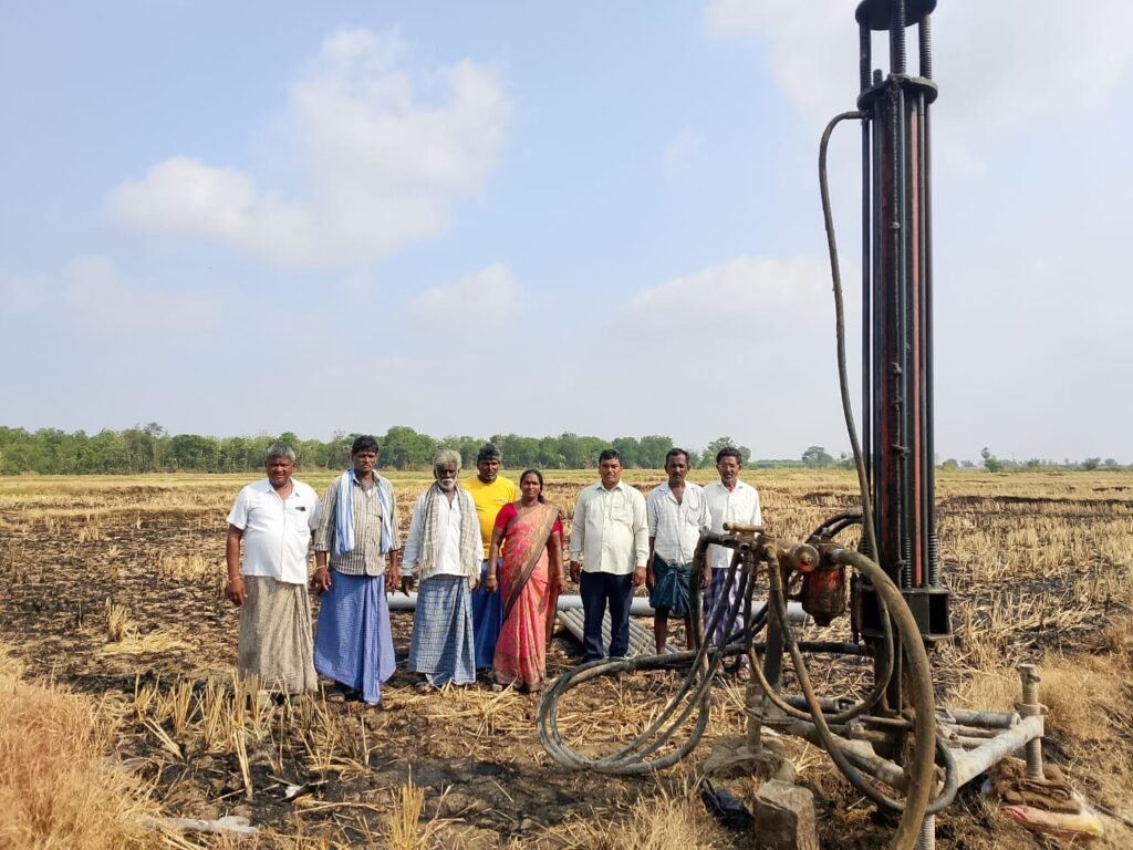రైతుల దాహార్తి తీర్చిన డాక్టర్ కాపా మురళీకృష్ణ దంపతులు