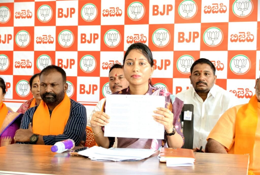 “విద్యార్థుల భవిష్యత్తుతో రాజకీయం వద్దు.. – కేంద్రీయ విద్యాలయం కోసం 5 ఎకరాలు కేటాయించాలి”