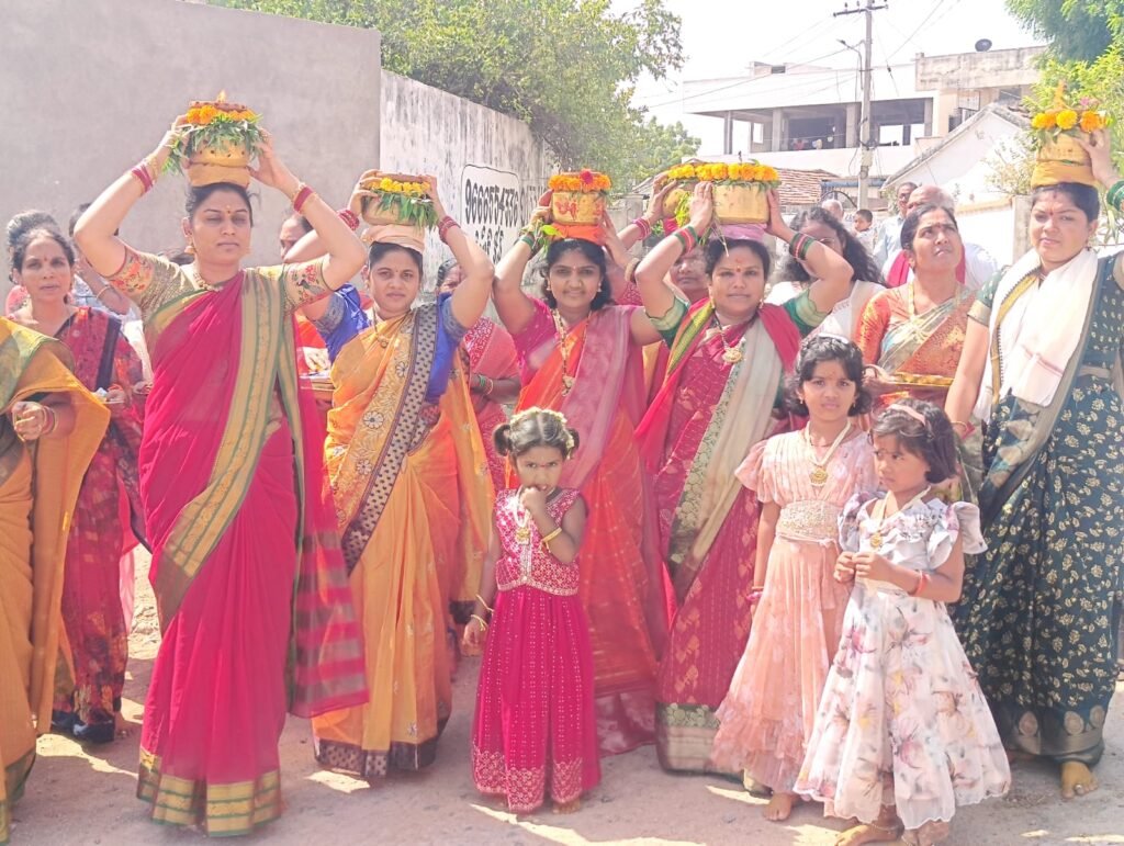 పోచమ్మ తల్లికి మొదటి బోనం