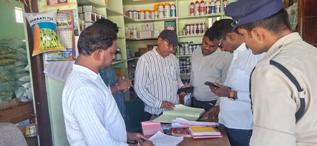 నకిలీ విత్తనాలు విక్రయిస్తే కఠిన చర్యలు  