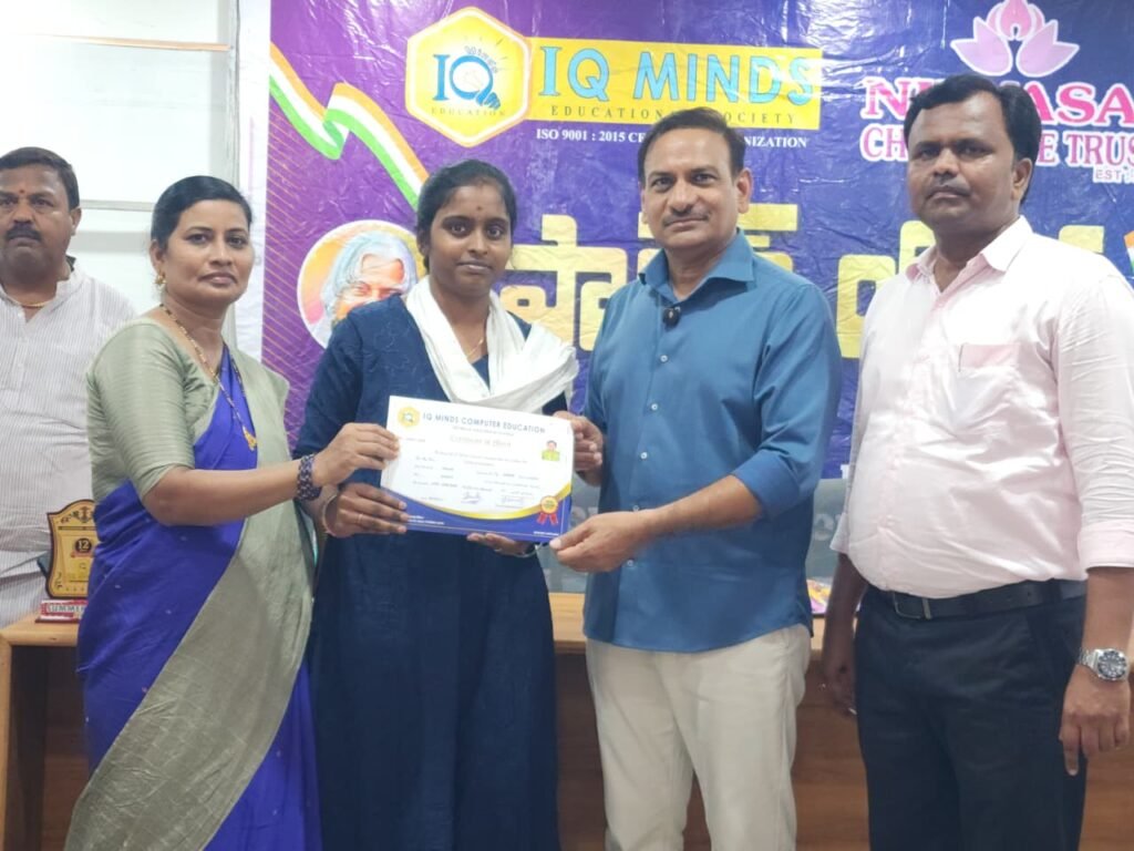 అడ్వాన్స్‌డ్ టెక్నాలజీ నేర్చుకోవడంలో గ్రామీణ విద్యార్థులు ముందుండాలి : డాక్టర్ రఘు