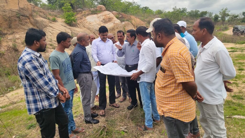 సోలార్ విద్యుత్ ప్లాంట్ కోసం స్థల పరిశీలన.