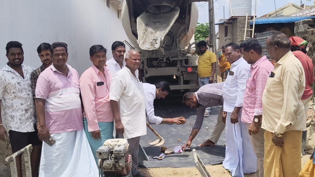 ఎమ్మెల్యే కృషితో మంజూరైన సీసీ రోడ్డు