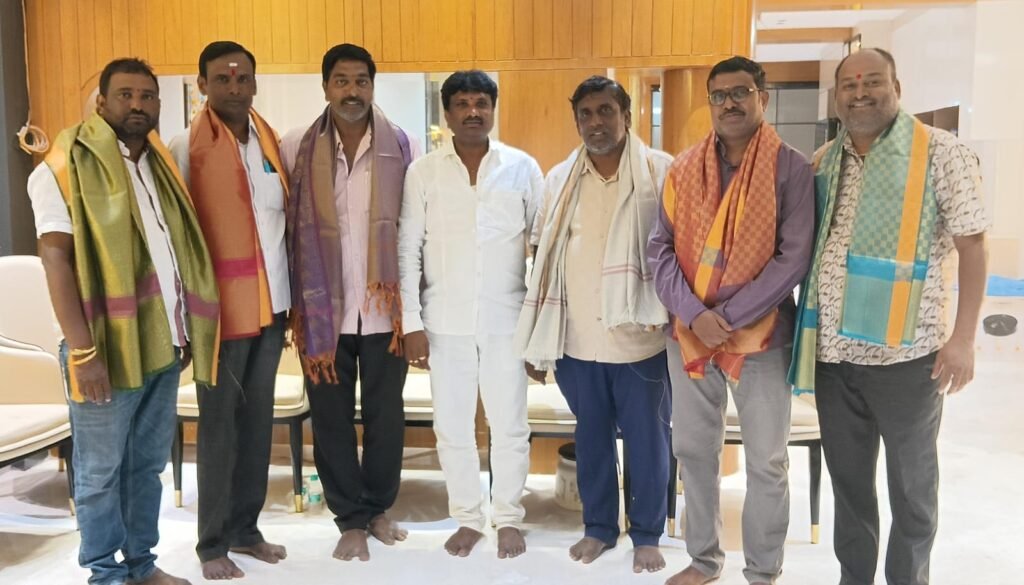 మెట్‌పల్లిలో పలువురికి ఘన సన్మానం