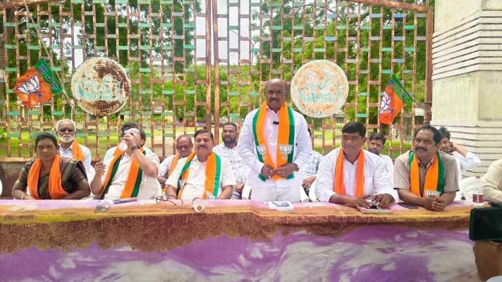 ముత్యంపెట్ చెక్కర కర్మాగారం తెరిపించకపోతే భారీ ఆందోళన