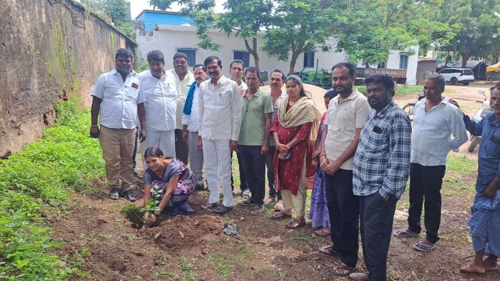 మొక్కలు నాటి వాటిని పరిరక్షించాలి: జువ్వాడి