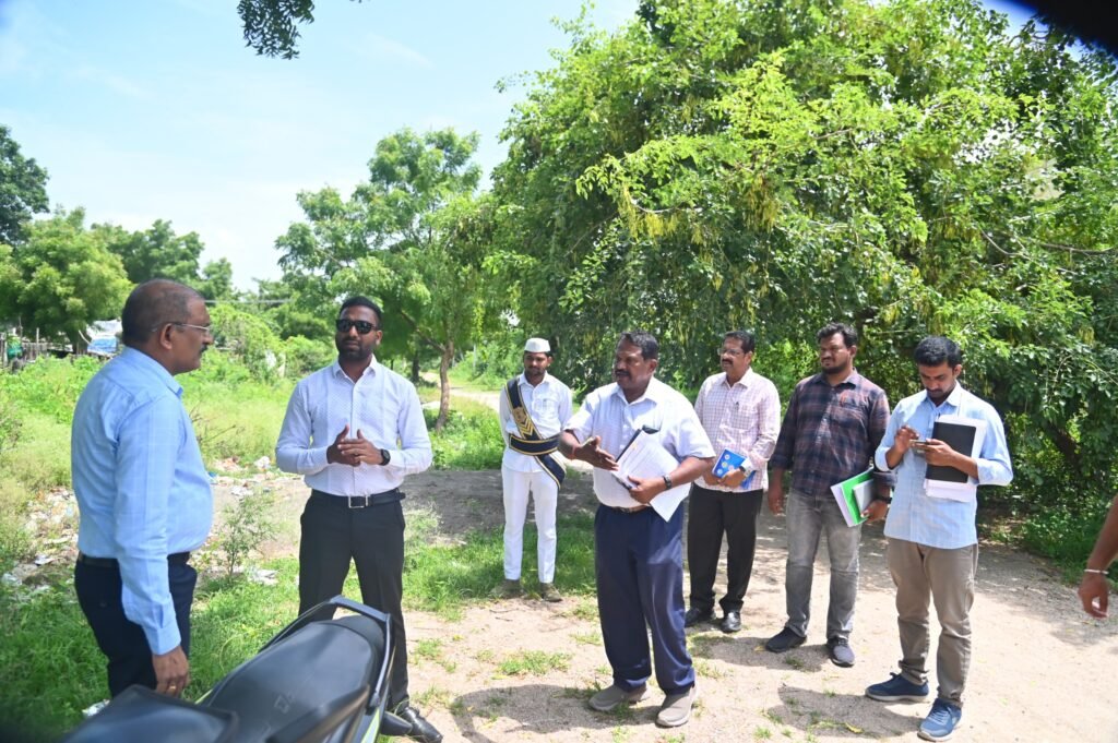 నూతన ఆర్డీవో కార్యాలయ భవన నిర్మాణానికి భూ స్థల పరిశీలన