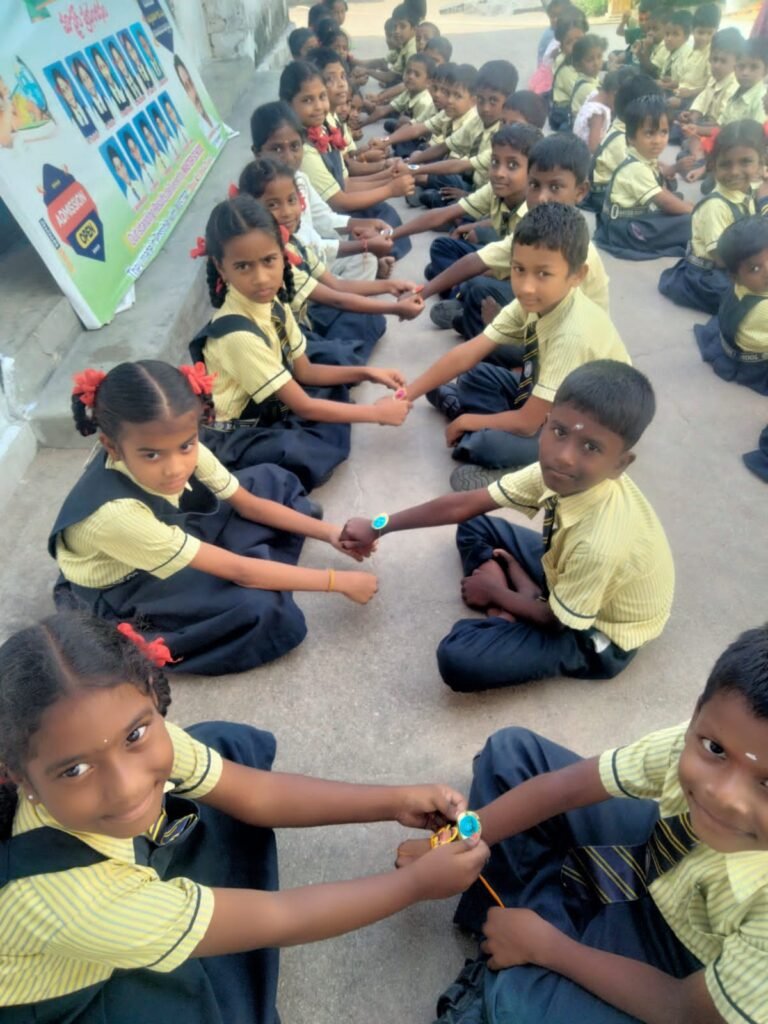 గోధుర్ మాస్టర్ కాన్వెంట్‌లో ఘనంగా రక్షాబంధన్ వేడుకలు
