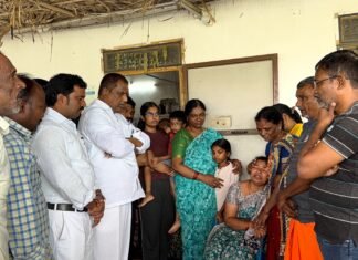 మృతుల కుటుంబాలను పరామర్శించిన మంత్రి అడ్లూరి